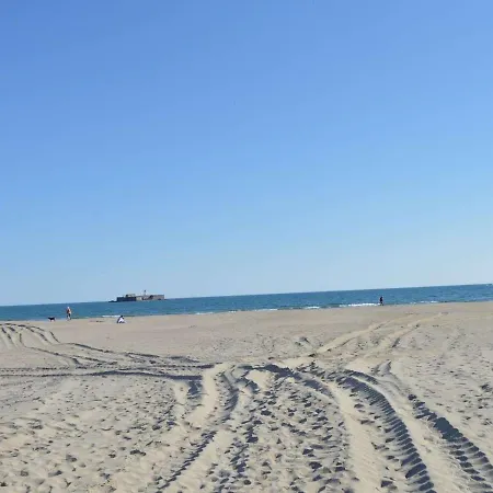 Lejlighed En Bord De Avec Piscine Et Parking Prive A 300m De La - Cap D'agde - Fr-1-249-315 *